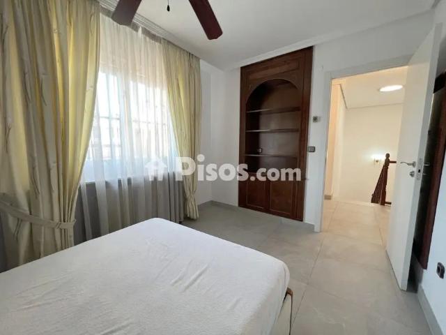Chalet adosado en alquiler en Calle de Galatea