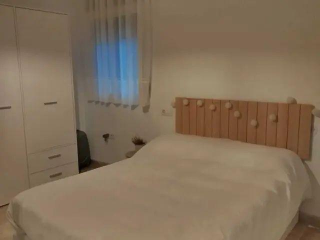 Chalet adosado en alquiler en Calle de la Sierra, 1