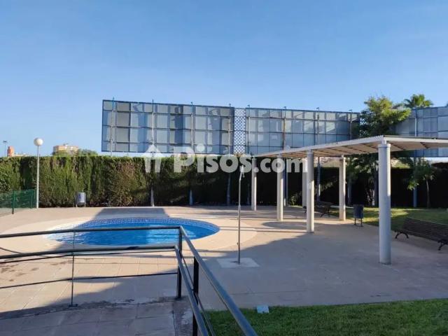 Chalet adosado en alquiler en Calle del Guernica, 2