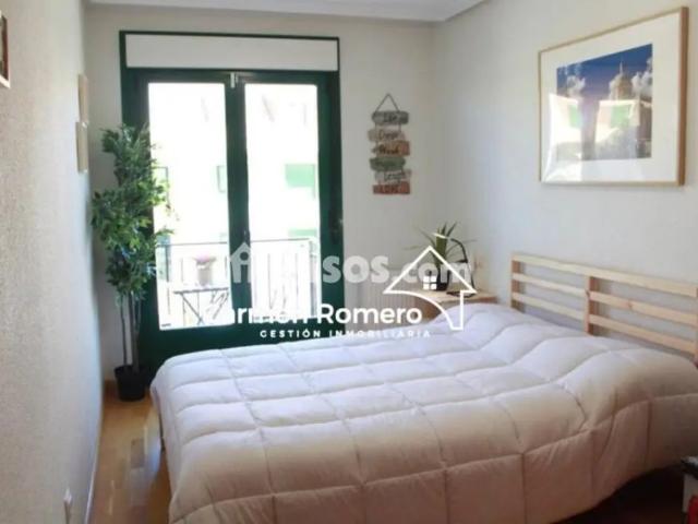 Chalet adosado en alquiler en Calle Señorío de Gudino