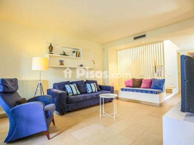 Chalet adosado en alquiler en Carrer d'Alfred Sisley, 1