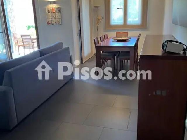 Chalet adosado en alquiler en Carrer de Lanós