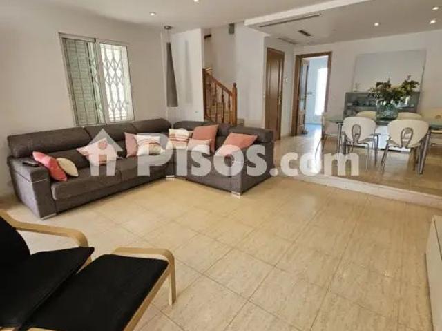 Chalet adosado en alquiler en Carrer del Atlàntic