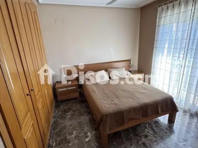 Chalet adosado en alquiler en Centro