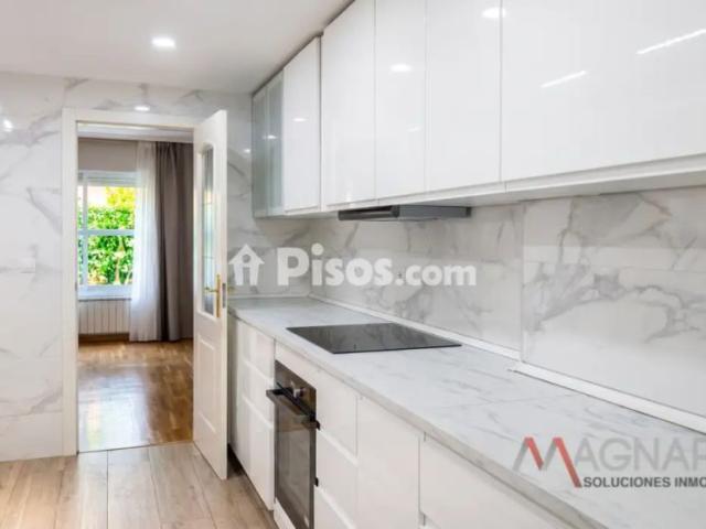 Chalet adosado en alquiler en El Soto de La Moraleja
