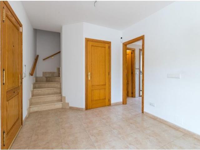 Chalet adosado en alquiler en Son Fuster – 3 habitaciones, 3 baños y amplias terrazas