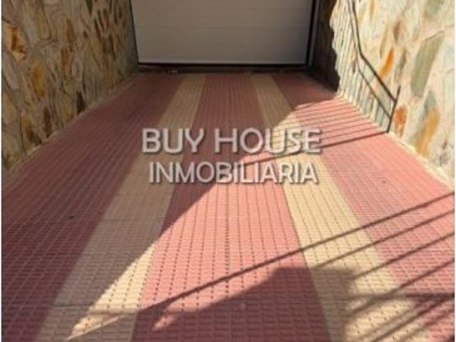 CHALET ADOSADO EN BARGAS TOLEDO CON AMPLIO PATIO