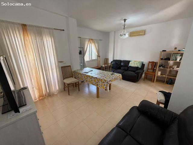 ? CHALET ADOSADO EN ESQUINA CON PISCINA COMUNITARIA EN FUENTE DE PIEDRA
