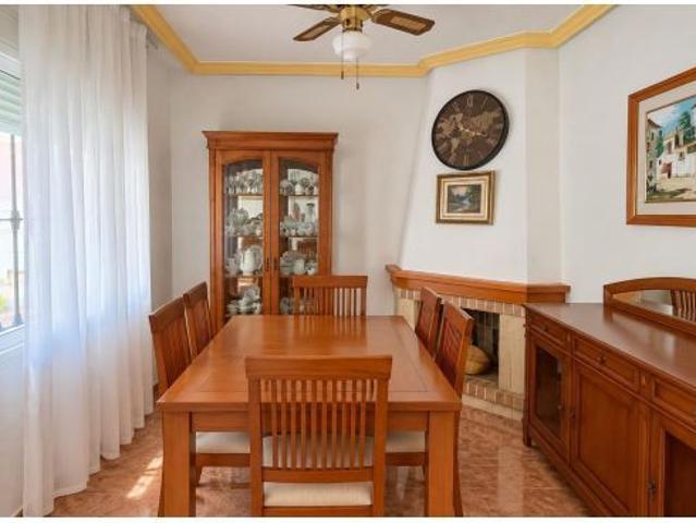 Chalet adosado en La Regia