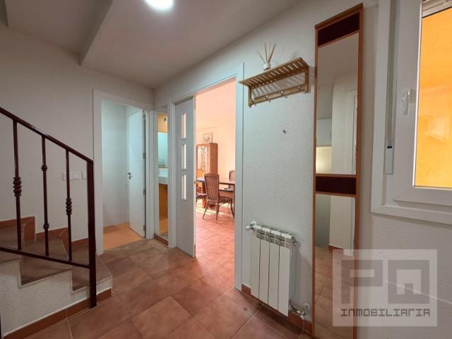 CHALET ADOSADO, EQUIPADO Y EN MUY BUENAS CONDICIONES