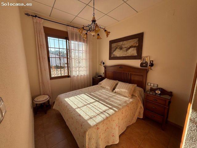 Chalet adosado reformado a solo 275m del mar en Punta Prima