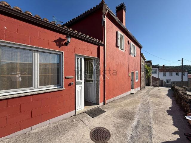 Chalet, Agolada