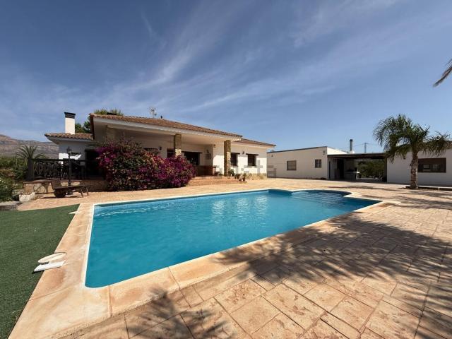 Chalet, Agost