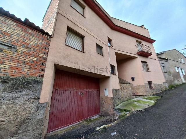 Chalet, Agramunt