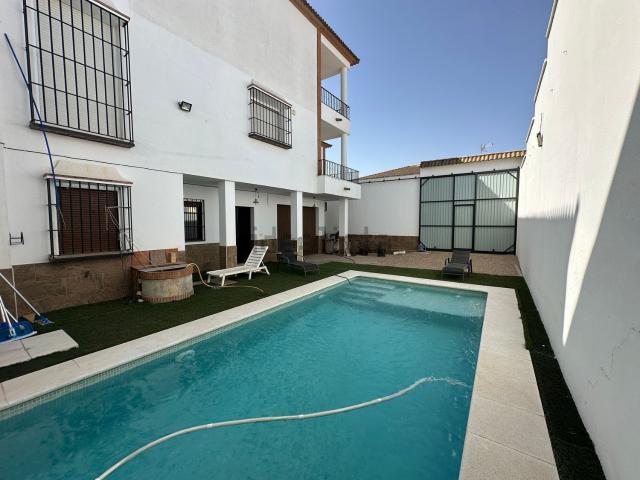 Chalet, Alameda