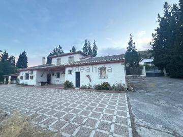 Chalet, Albolote