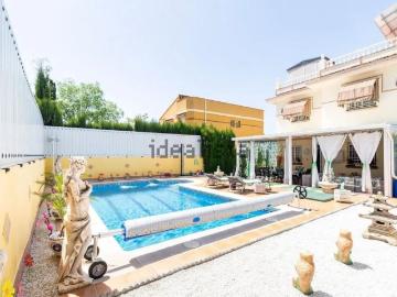 Chalet, Albolote