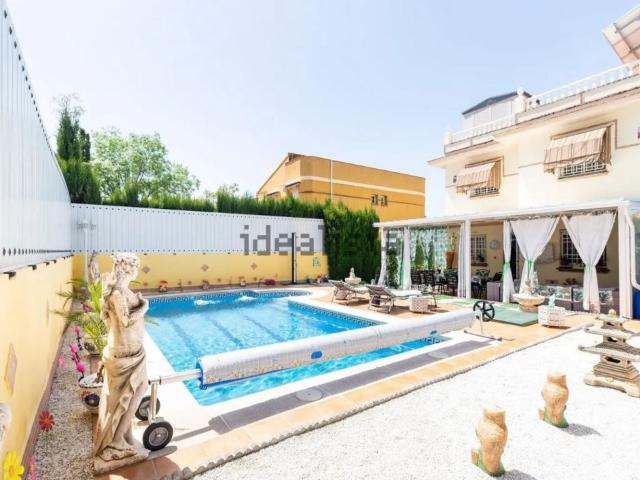Chalet, Albolote