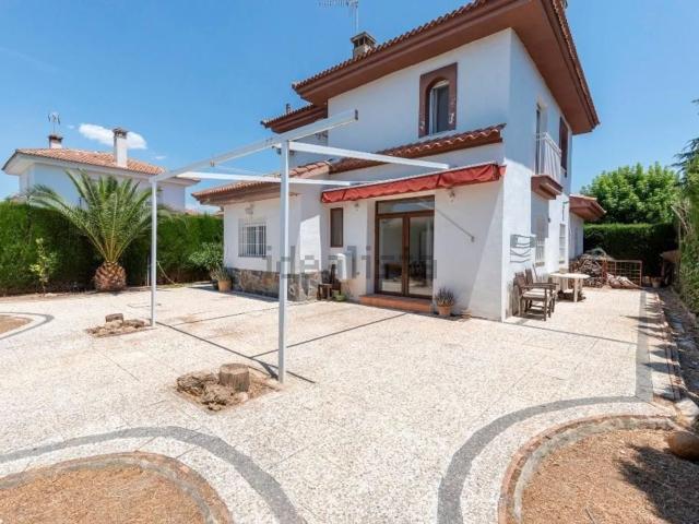 Chalet, Albolote