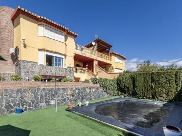 Chalet, Albolote
