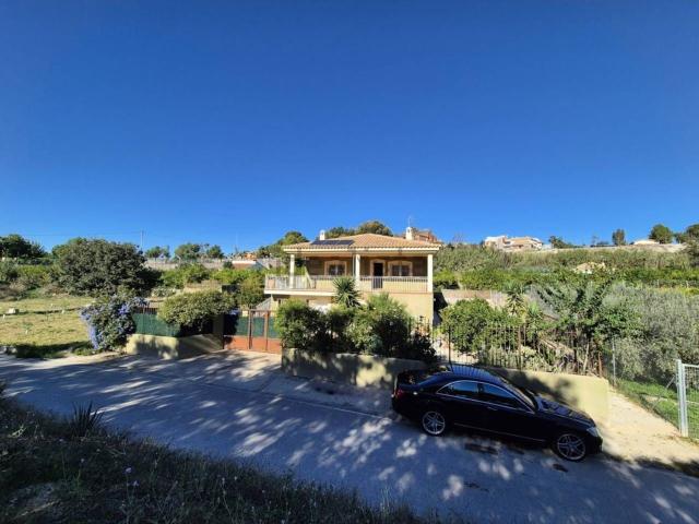 Chalet, Albudeite