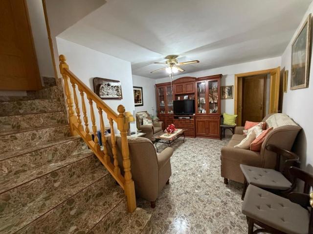 Chalet, Alcuéscar