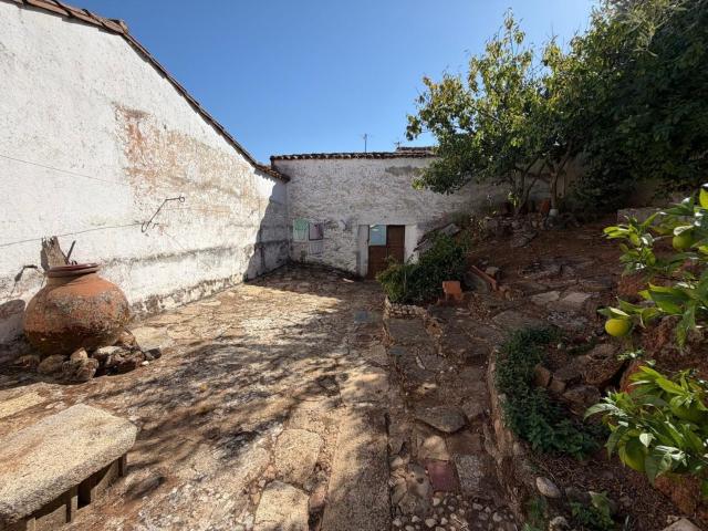 Chalet, Alcuéscar