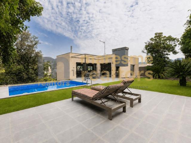 Chalet, Alella