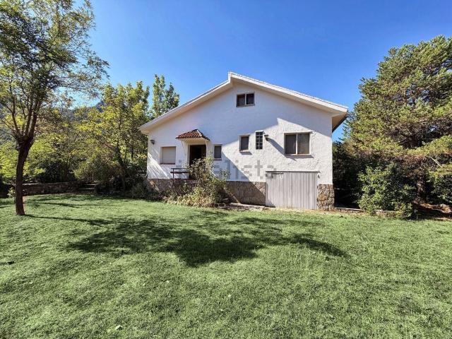 Chalet, Alfara de Carles