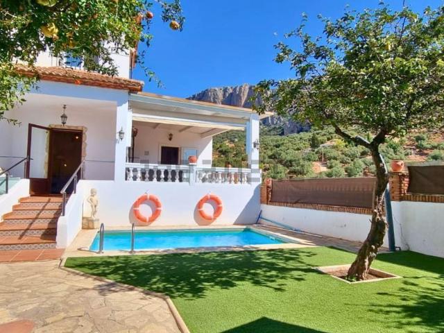 Chalet, Alfarnatejo