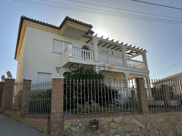 Chalet, Algarrobo