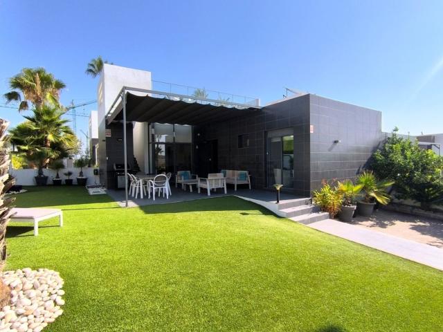 Chalet, Algorfa