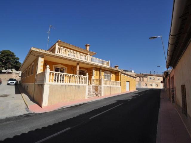 Chalet, Algueña