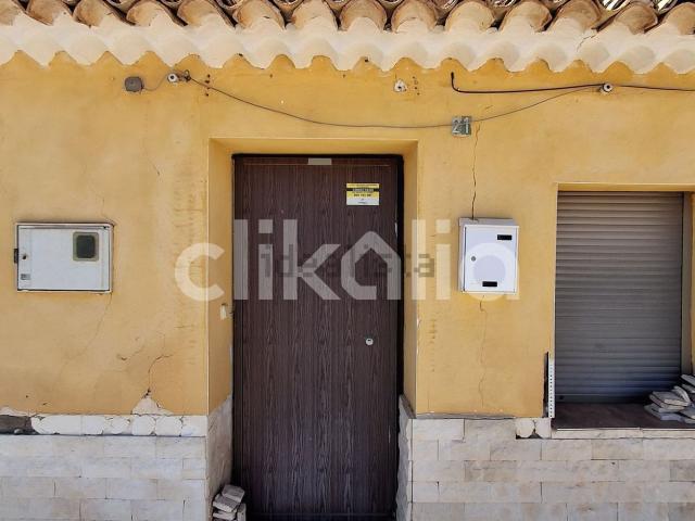 Chalet, Algueña