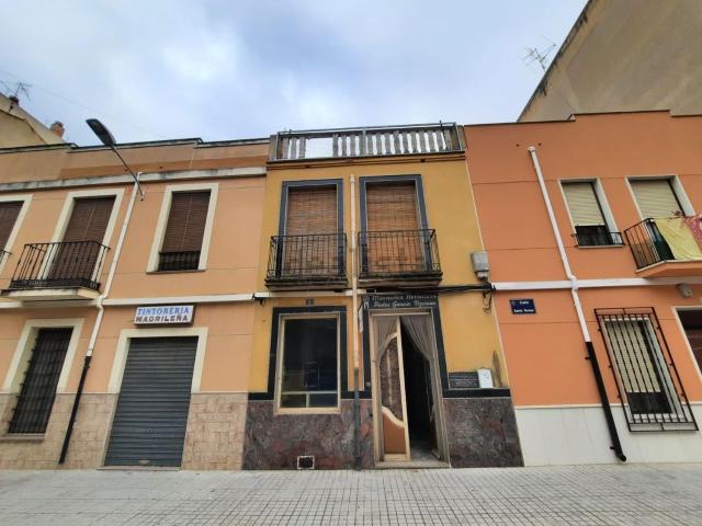 Chalet, Almansa