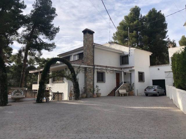 Chalet, Almansa