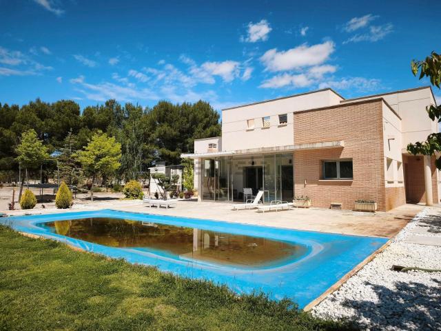 Chalet, Almansa