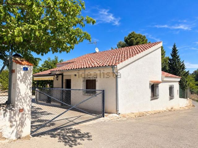 Chalet, Almansa