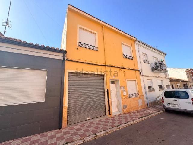 Chalet, Almansa