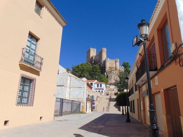Chalet, Almansa