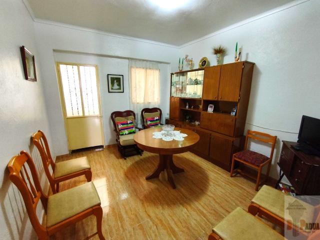 Chalet, Almargen