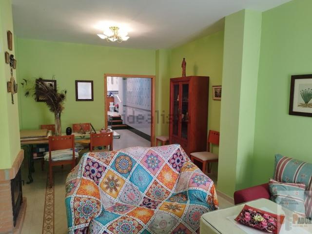 Chalet, Almargen