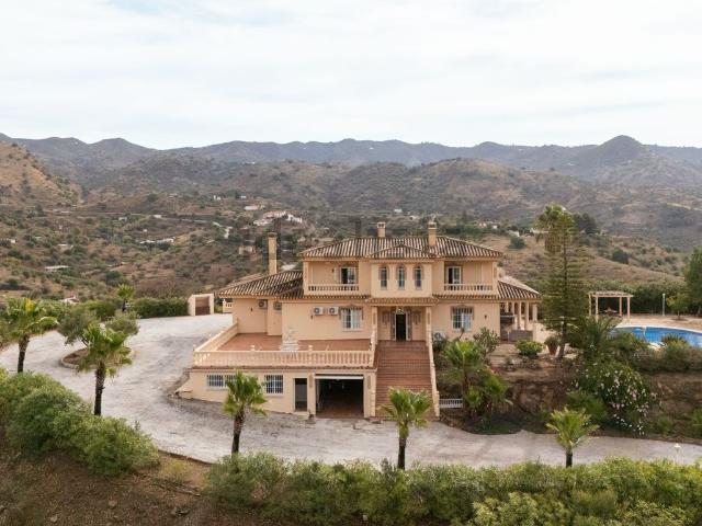 Chalet, Almogía