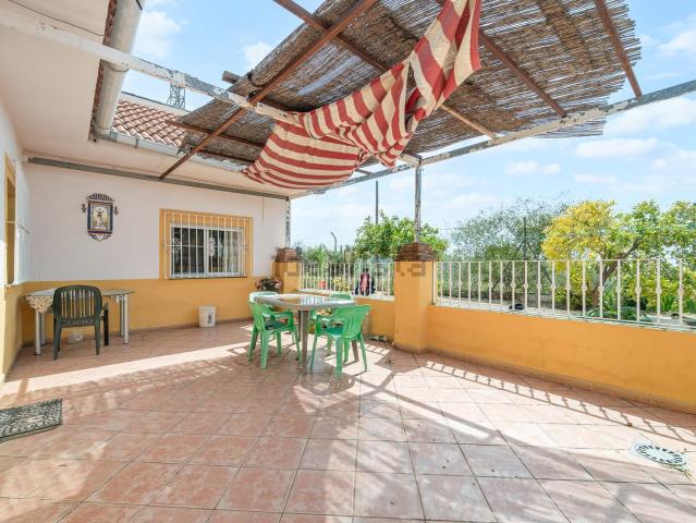 Chalet, Almogía