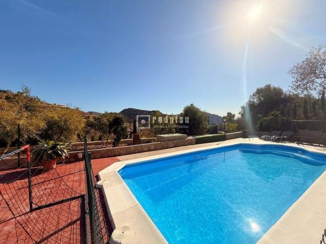 Chalet, Almogía