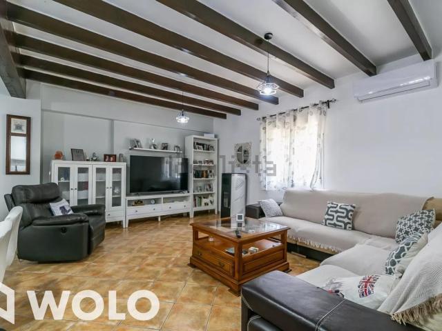 Chalet, Almogía