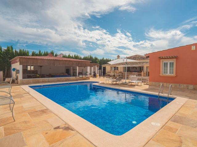 Chalet, Almoradí
