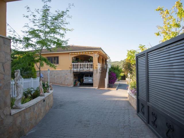 Chalet, Almudaina