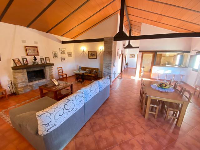 Chalet, Alora