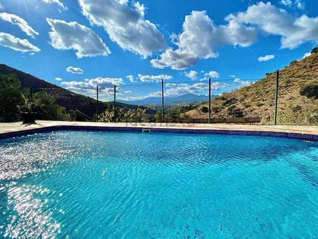Chalet, Alora